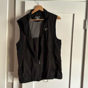 Men’s black running vest